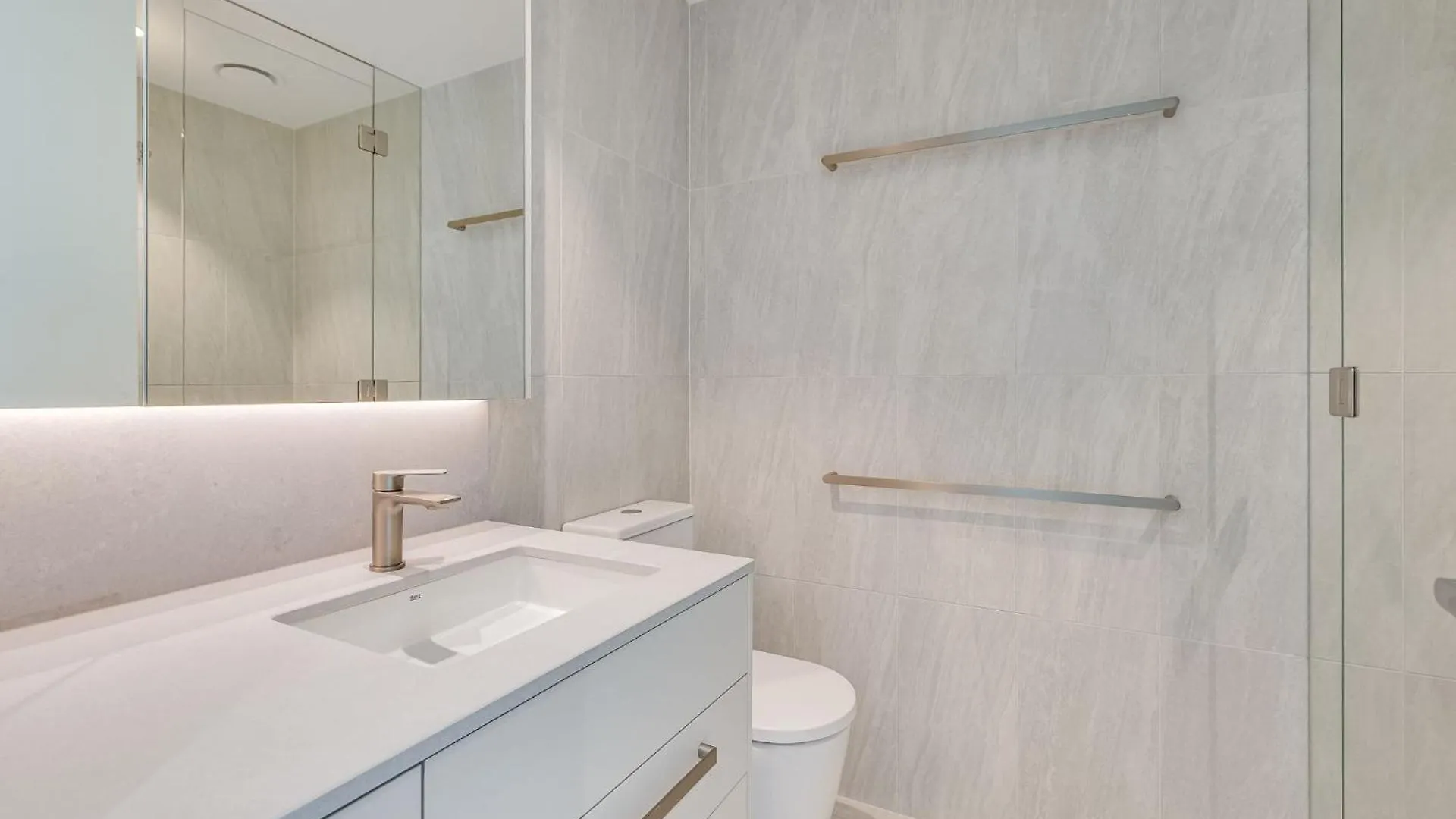 Miles At Kirra Beach Unit 907 غولد كوست